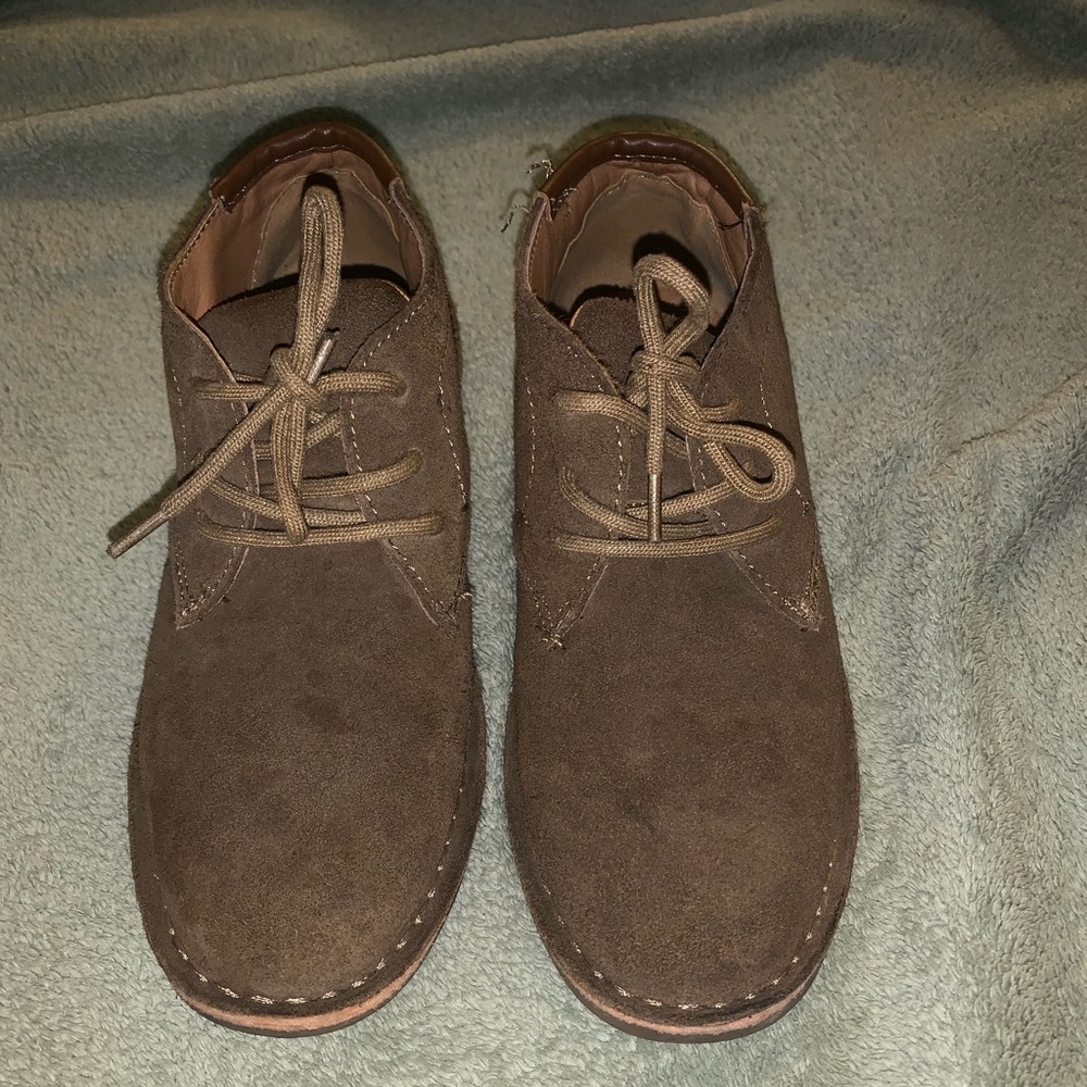 Kenneth Cole Boys Shoes size 2